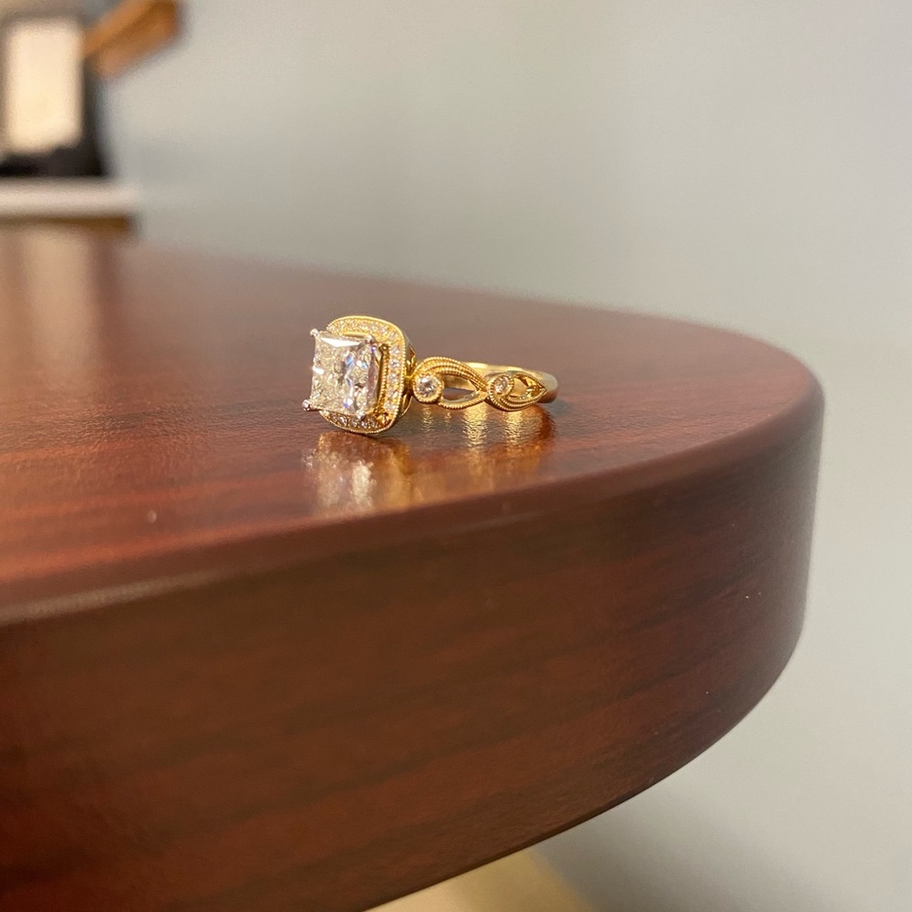18k Simon G 1.33ctw Diamond Ring - Picture 6 of 7